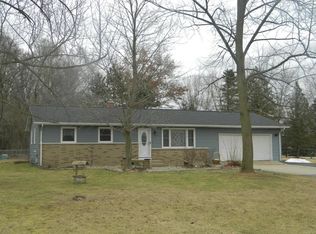 333 Hazelwood Dr, Plainwell, MI 49080