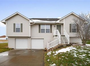 2122 Glenside Rd, Kearney, MO 64060