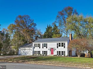 2630 John Milton Dr, Herndon, VA 20171