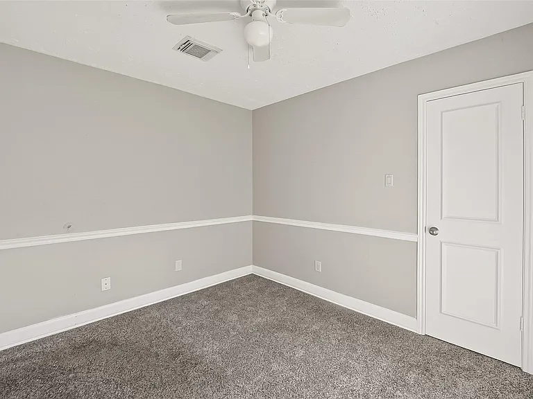 12403 Meadow Ridge Dr — Photo 32