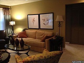 5th image of 25561 Chatworth Dr