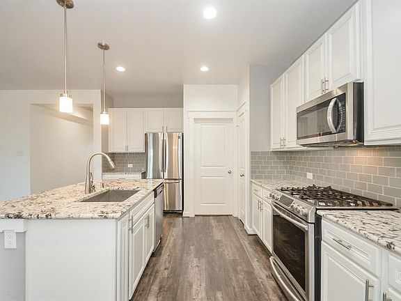 3rd image of 22906 Arcola Manor Ct