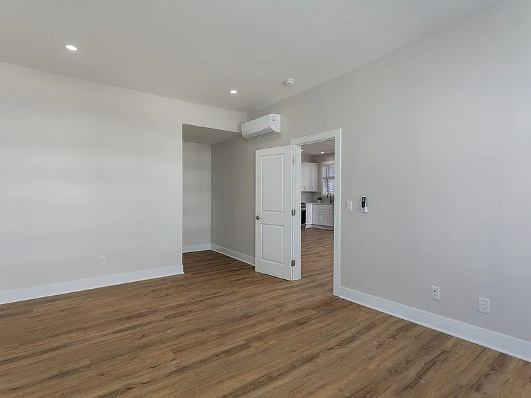 149 S Los Robles Ave — Photo 56