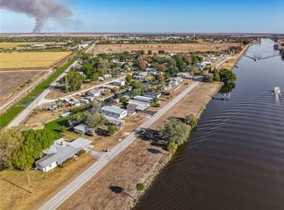 1824 Riverside Dr, Moore Haven, FL 33471