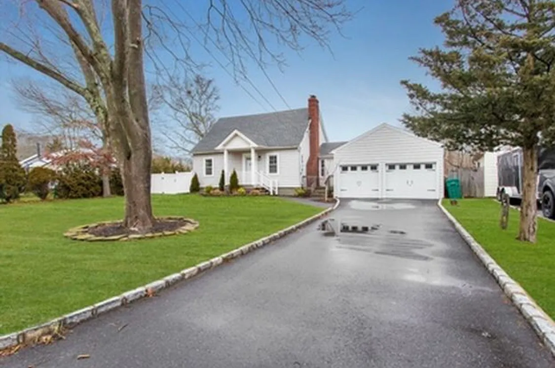 3 bed, 2.5 bath, 1600 sqft, $6,000 — Photo 1