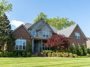 1215 Twin View Dr, Murfreesboro, TN 37128