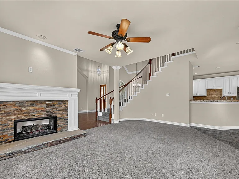 400 Breakers Point Ct — Photo 8