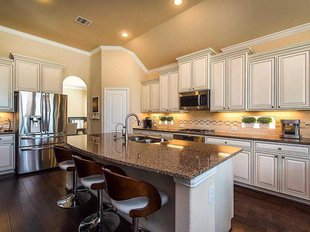 4 bed, 3.5 bath, 3005 sqft, $2,950 — Photo 4