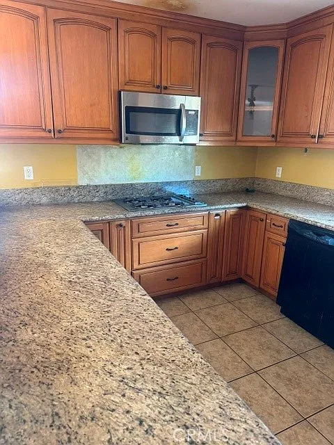 3 bed, 1700 sqft, $2,750 — Photo 2