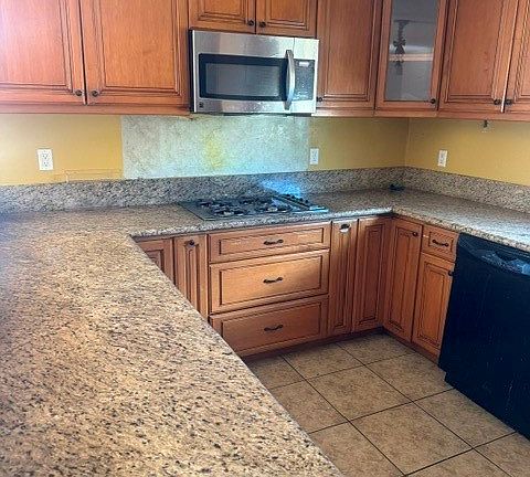 2nd image of 2851 Armstrong Rd