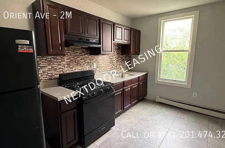 19 Orient Ave #2M — Photo 1