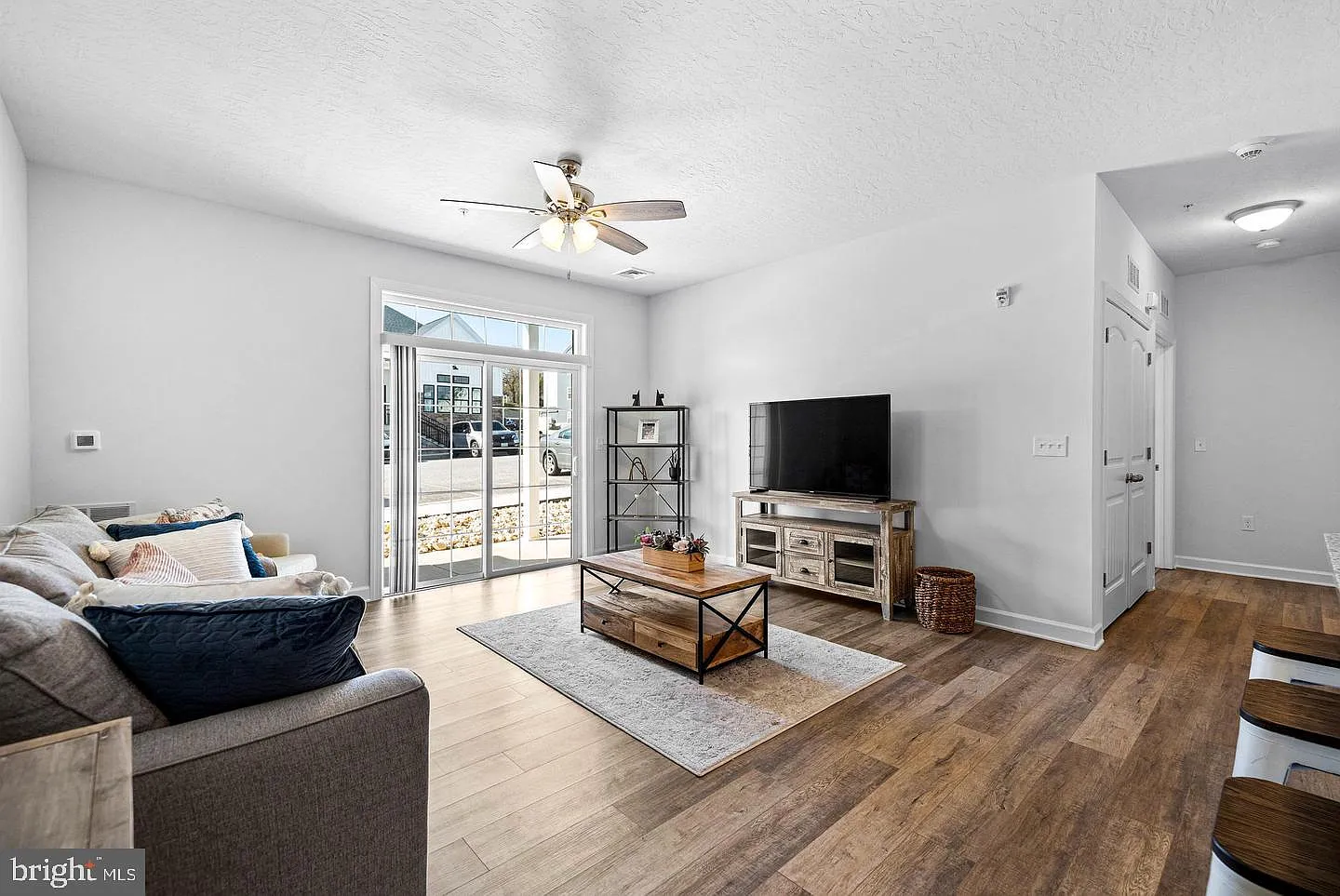 2 bed, 2.0 bath, 1130 sqft, $1,750 — Photo 4