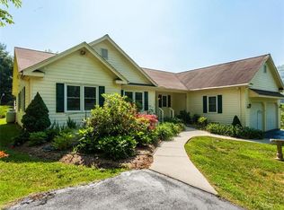 2 Derry Dr, Horse Shoe, NC 28742