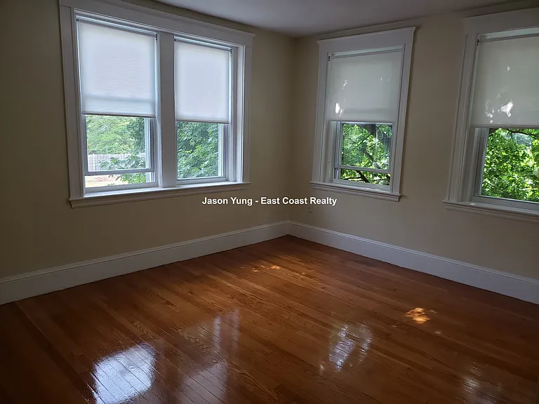 14 Russell St #24 — Photo 1