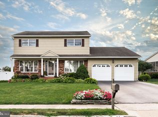 11 Welland Rd, Hamilton, NJ 08690