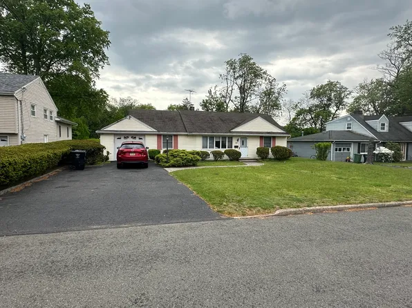 380 Burlington Rd, Paramus, NJ 07652
