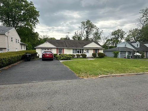 380 Burlington Rd Photo 1