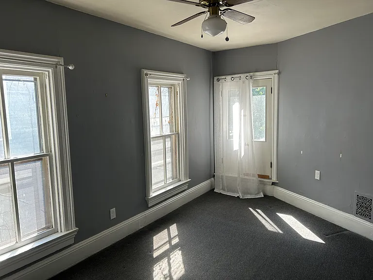 1110 W Wayne St #4 — Photo 5