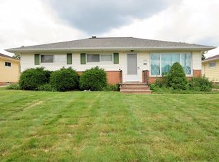 7290 Hacienda Dr, Parma, OH 44130