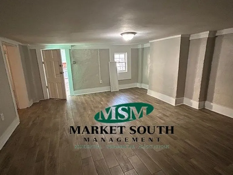 31 E 404 — Photo 3