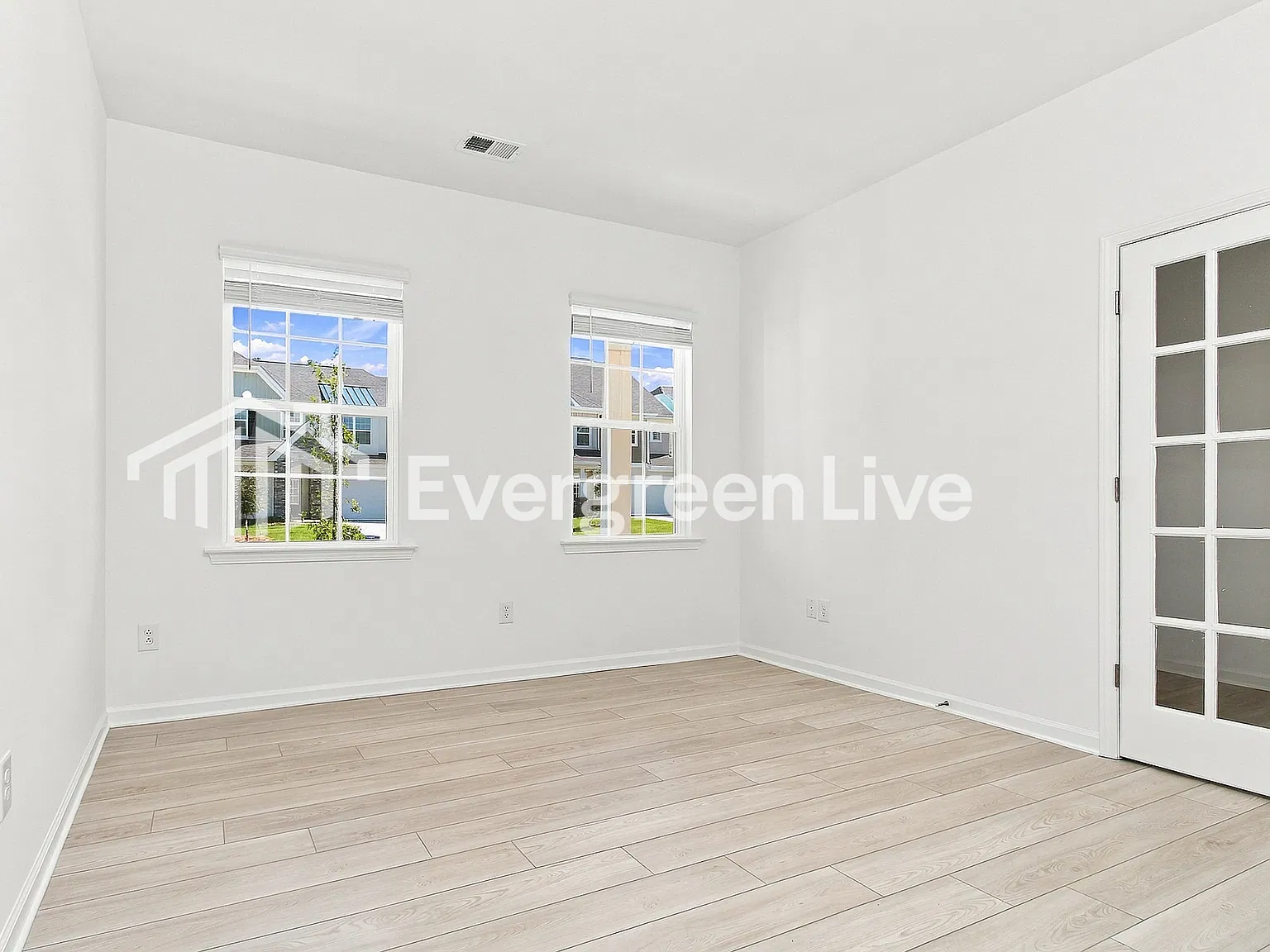 4 bed, 3.5 bath, 2659 sqft, $2,225 — Photo 4