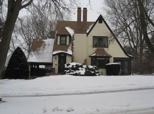 130 Columbia Cir, Waterloo, IA 50701