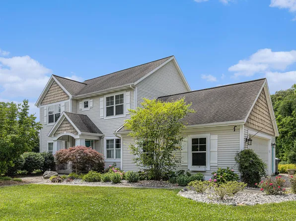 8608 52nd St SE, Ada, MI 49301