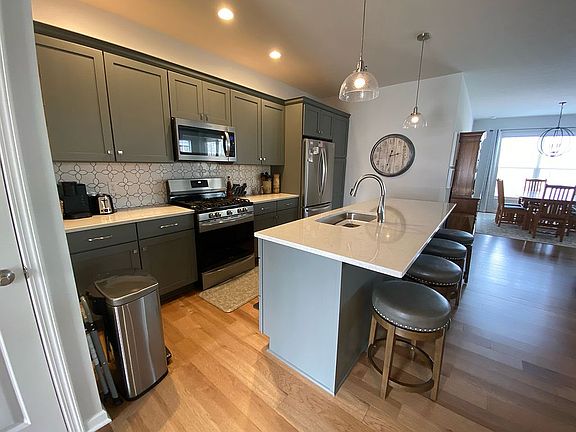 4th image of 5984 Redfield Dr
