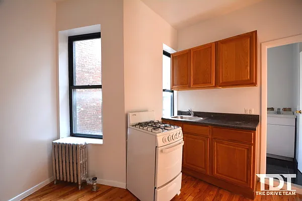 Rented by J Misrahi Realty Corp | media 15