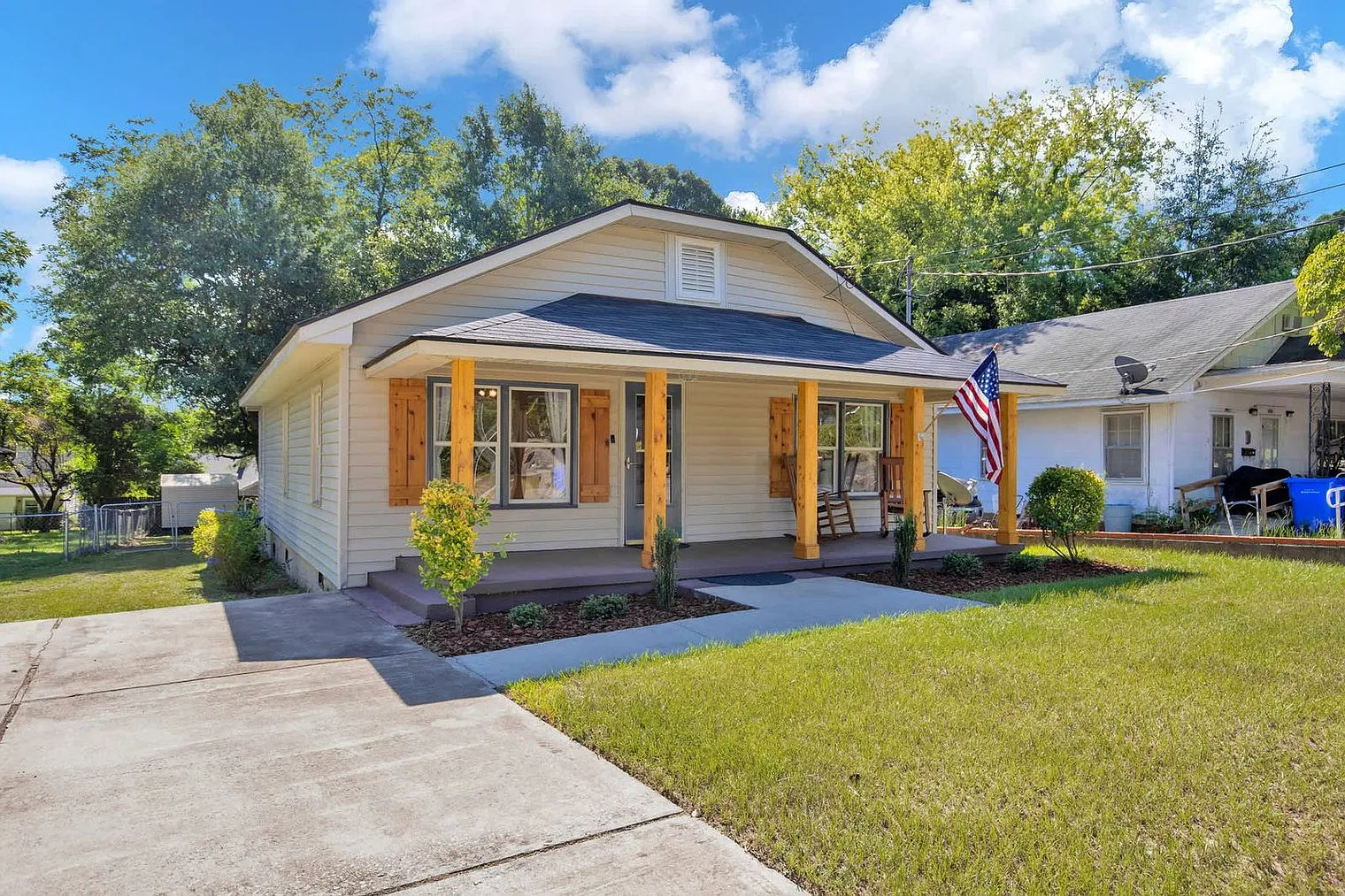 3 bed, 2.0 bath, 1194 sqft, $3,748 — Photo 4