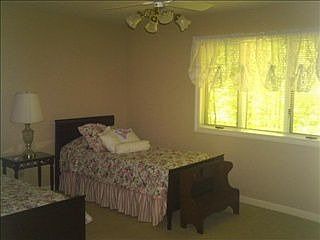 5th image of 1239 Stratford Woods Dr