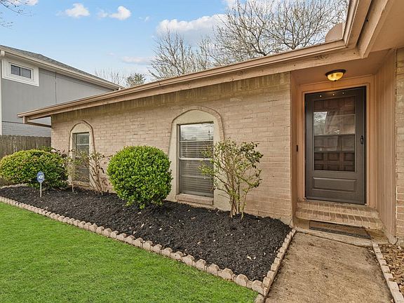 3rd image of 10418 Gulfstream Lane