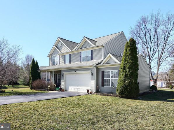 1131 Pine Ct, York, PA 17408