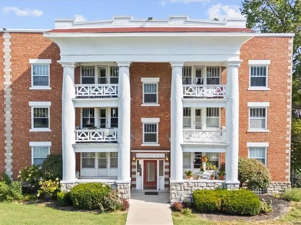 406 E 43rd St APT 2E, Kansas City, MO 64110