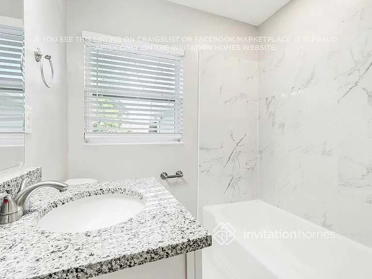 2459 Mercer Cir S — Photo 22
