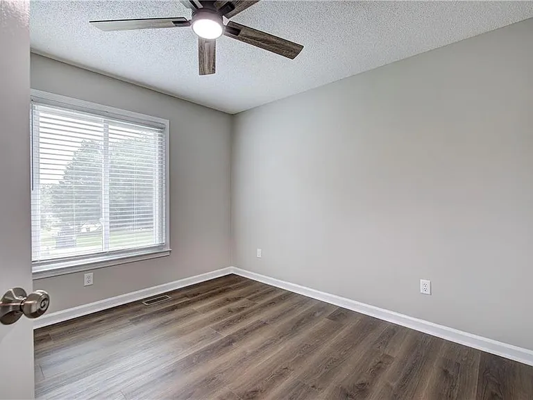 23 Vintage Ct SW — Photo 35
