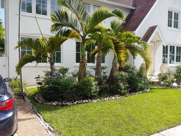 912 NE 81st St, Miami, FL