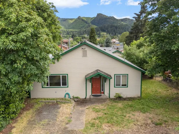 240 E 4th Ave, Sutherlin, OR 97479