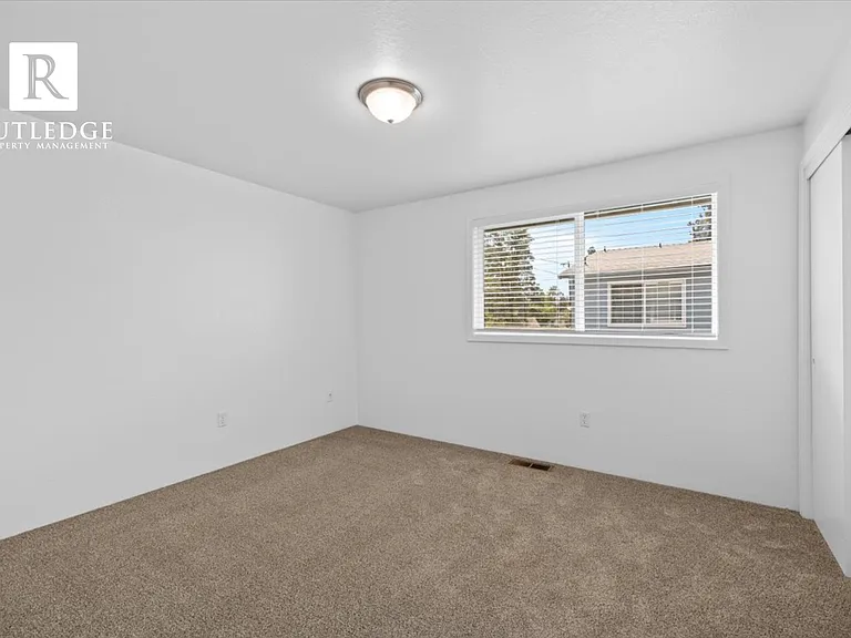 826 Bennett Ave #A-D — Photo 11