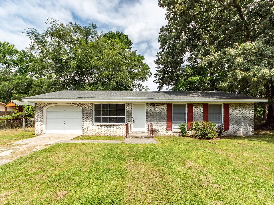 107 Greenhurst Ave