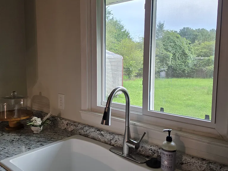 432 Northcrest Dr — Photo 10