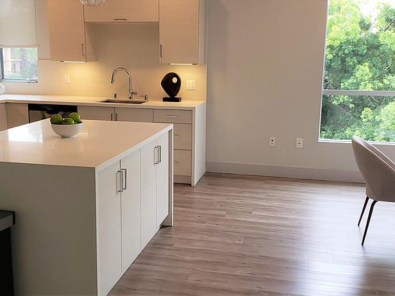 5th image of 11048 W Olympic Blvd #0