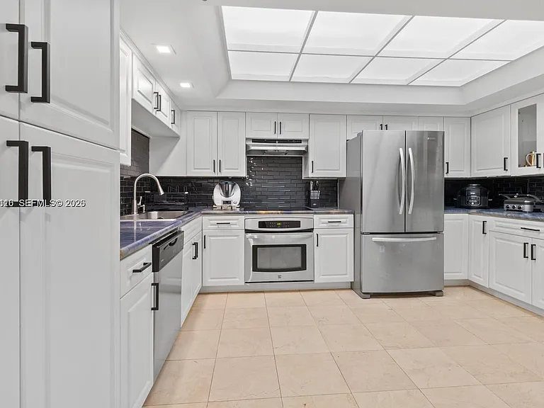 520 Brickell Key Dr #A307 — Photo 16