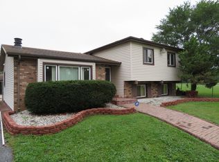 620 S Ellsworth Ave, Addison, IL 60101