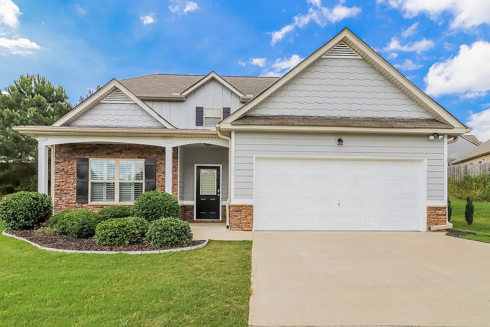 4 bed, 2.5 bath, 2226 sqft, $3,010 — Photo 1
