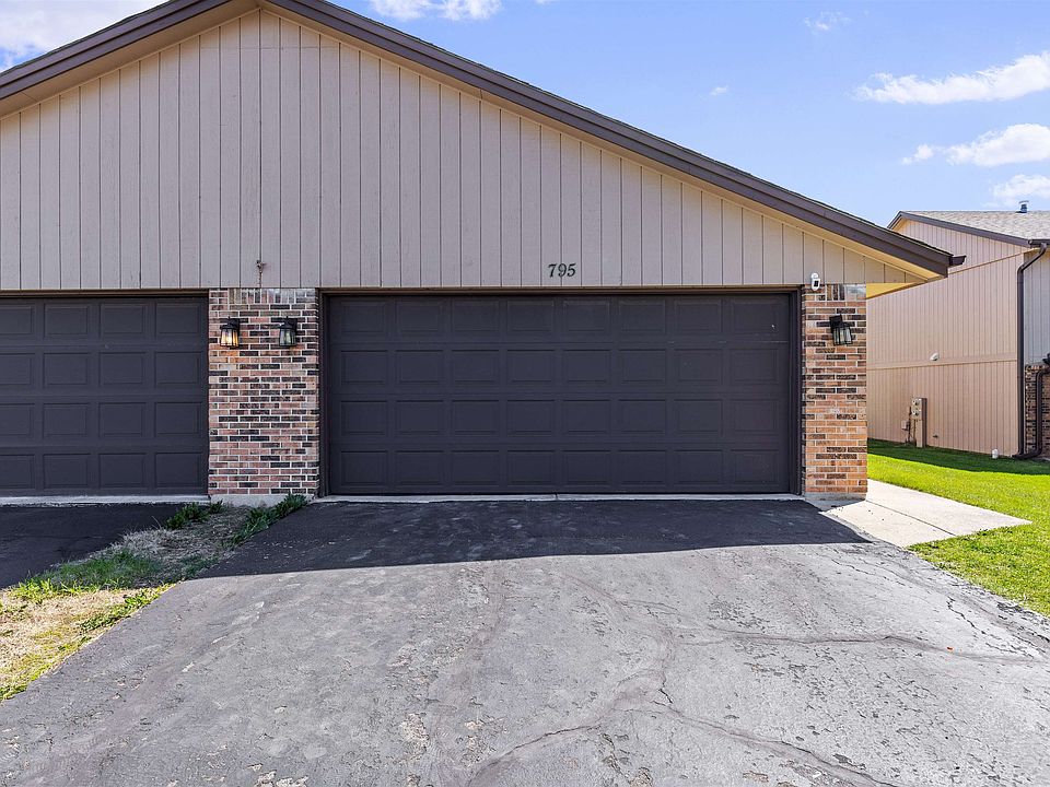 1st image of 795 Tulip Ln