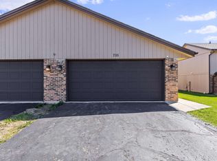 795 Tulip Ln, Rockford, IL 61107
