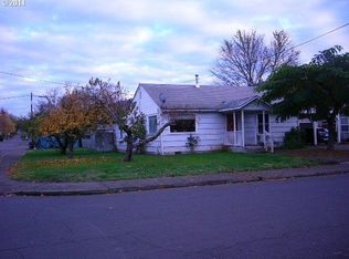 513 W Hazel St, Roseburg, OR 97471