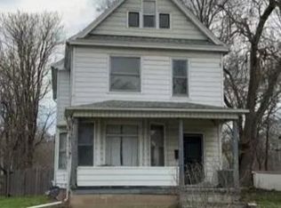 1011 W Adrian G Hinton Ave #A, Peoria, IL 61605