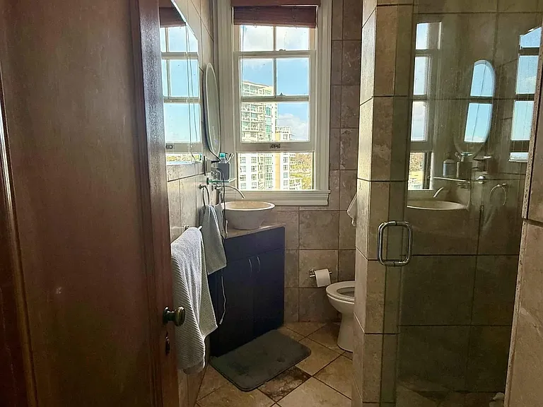 702 Ash St #1002 — Photo 9